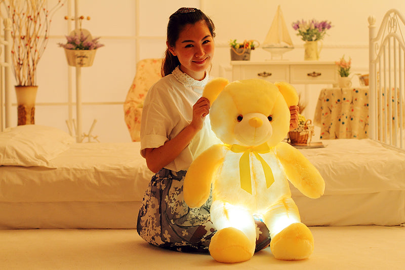"Neon Glow Bear: Der coole Kuschelfreund mit leuchtendem Style!"