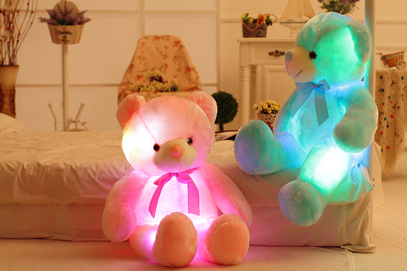 "Neon Glow Bear: Der coole Kuschelfreund mit leuchtendem Style!"